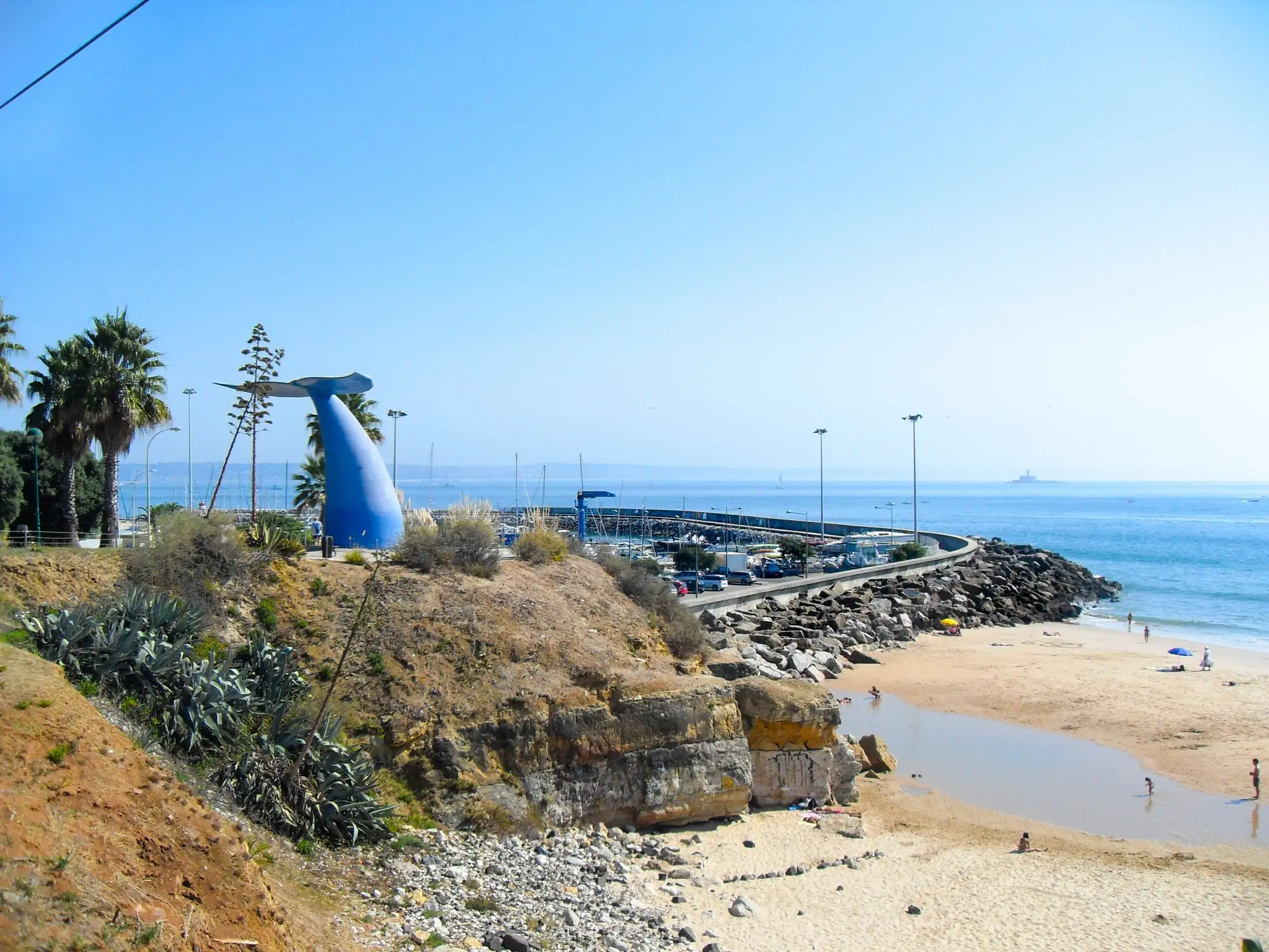 Praia da Torre and the Oeiras marina seen from the seafront promenade